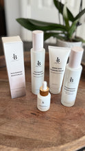 Load image into Gallery viewer, Niacinamide Hydrating Toner
